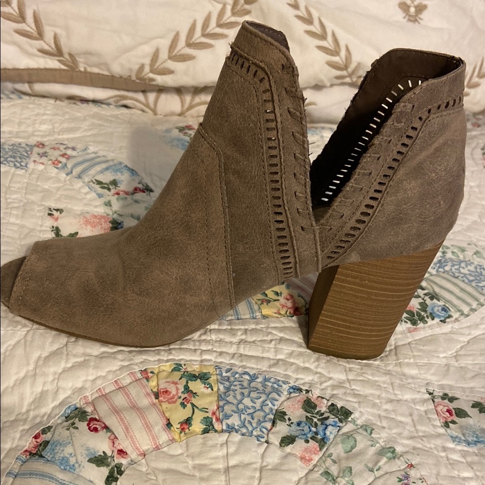 Fergalicious Brown Ankle Boots Sz 10 - Picture 11 of 14